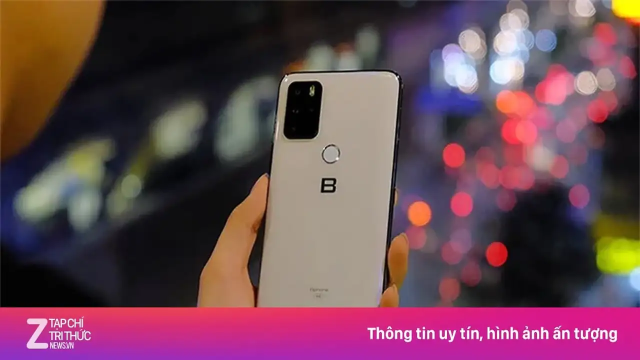 شركة BKAV تخفض سعر Bphone بمعدل يصل إلى 49%